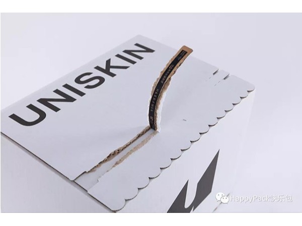 UN<i style='color:red'>is</i>KIN優時顏換上快樂包撕拉式快遞箱，為綠色環保做出“小改變”！